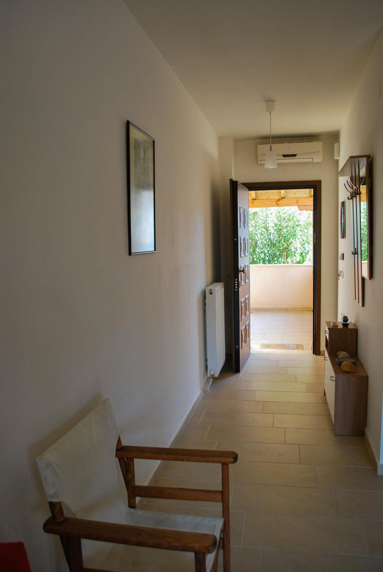 Canal Luxury Apartments Nea Poteidaia Exterior foto
